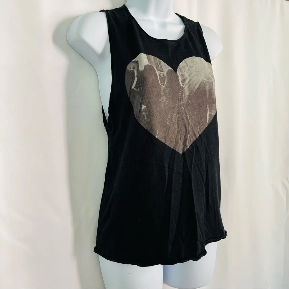 Heart Graphic Print Black Muscle Tank Top